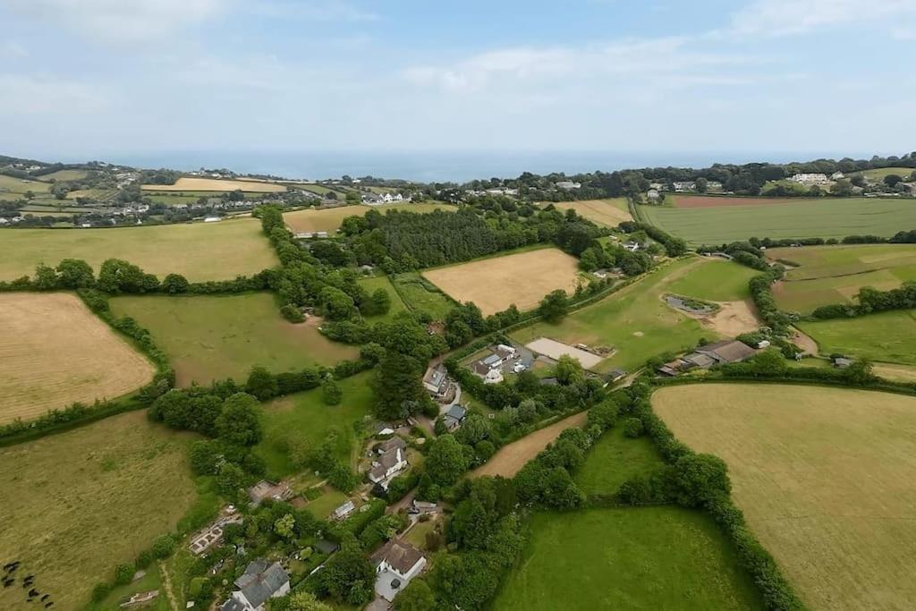 Bramblewood - Cosy Chic, Hot Tub, Close To Beach Stokeinteignhead Exterior photo