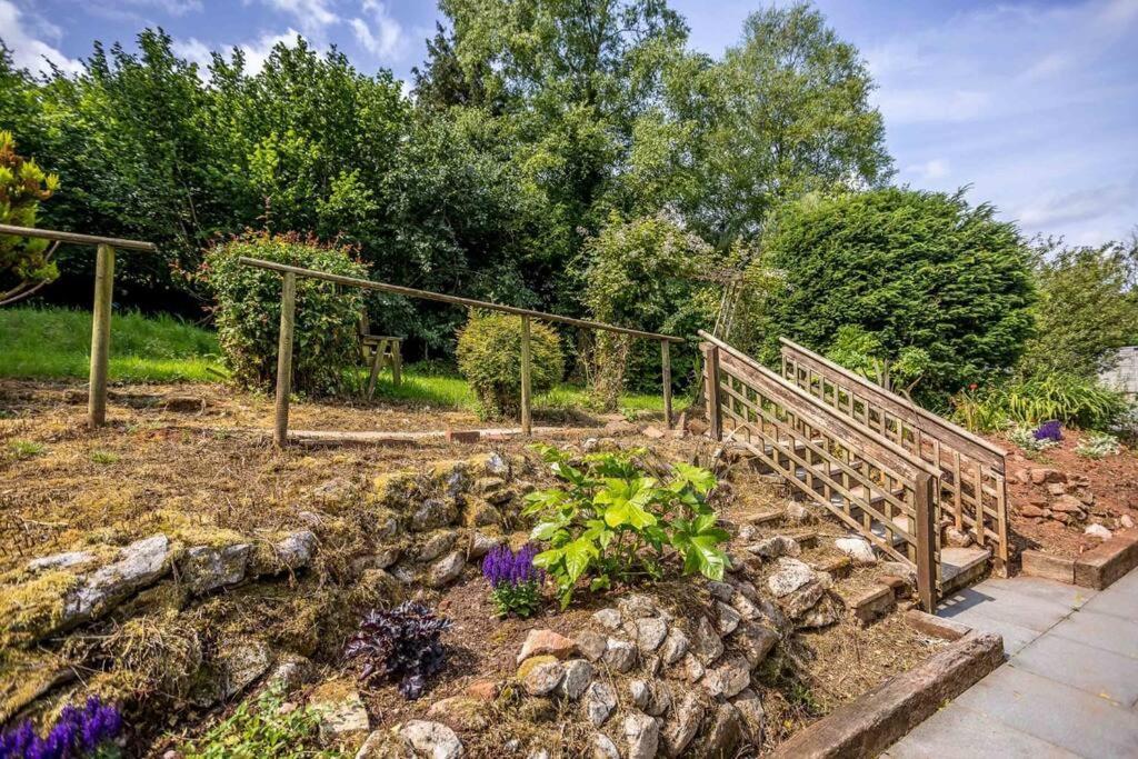 Bramblewood - Cosy Chic, Hot Tub, Close To Beach Stokeinteignhead Exterior photo