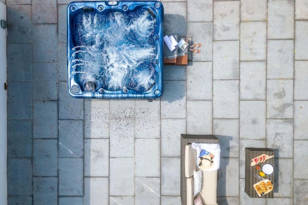 Bramblewood - Cosy Chic, Hot Tub, Close To Beach Stokeinteignhead Exterior photo