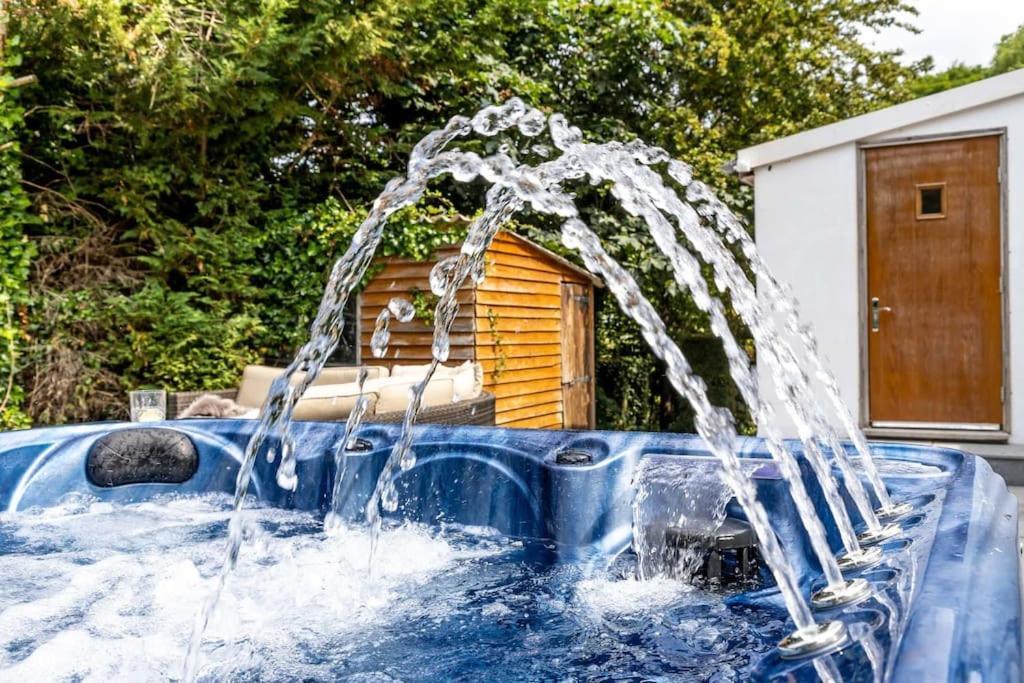 Bramblewood - Cosy Chic, Hot Tub, Close To Beach Stokeinteignhead Exterior photo